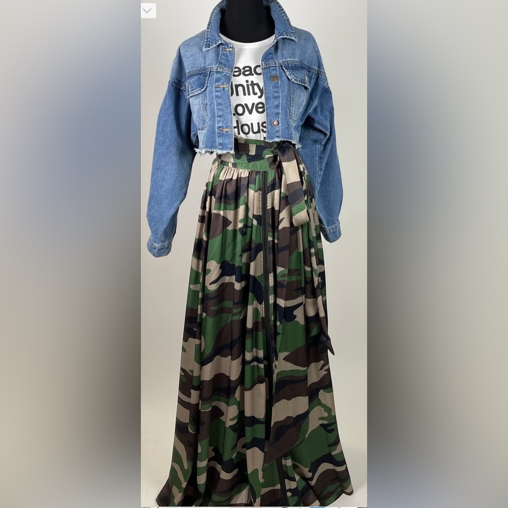 TOV Camo Maxi Skirt/with Pockets NWOT-size 38 - Picture 4 of 6